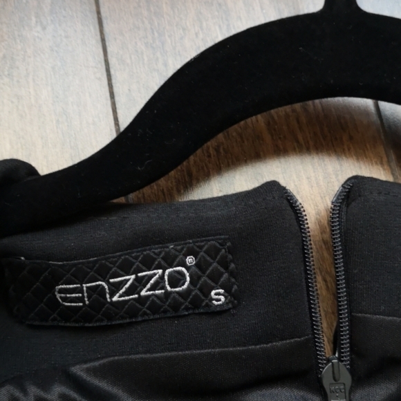 Black sleeveless sheath dress - Picture 3 of 12